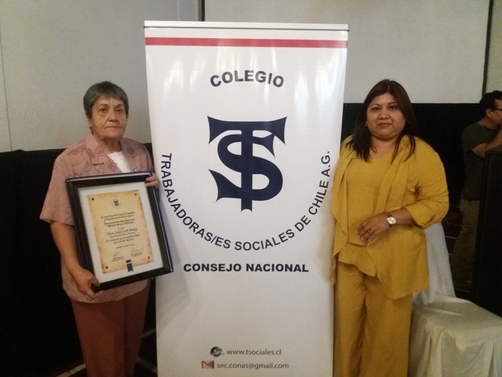 Presidenta Directorio CORFAL recibe Premio de Derechos Humanos