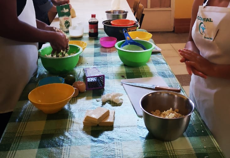 Programa PLE finalizó sus talleres de pastelería y repostería «Visión Emprendedora»