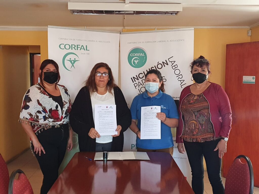 Programa PIL CORFAL firma convenio con empresa para Intermediación Laboral de jóvenes