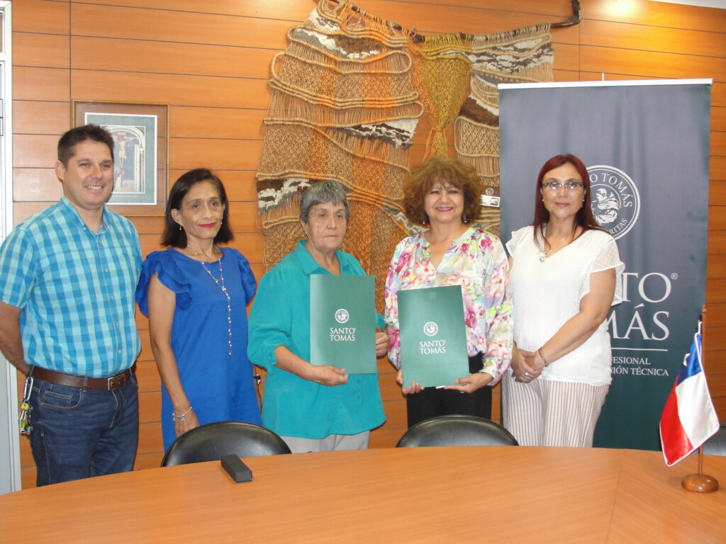 CORFAL firma Convenio con CFT-IP Santo Tomás Arica