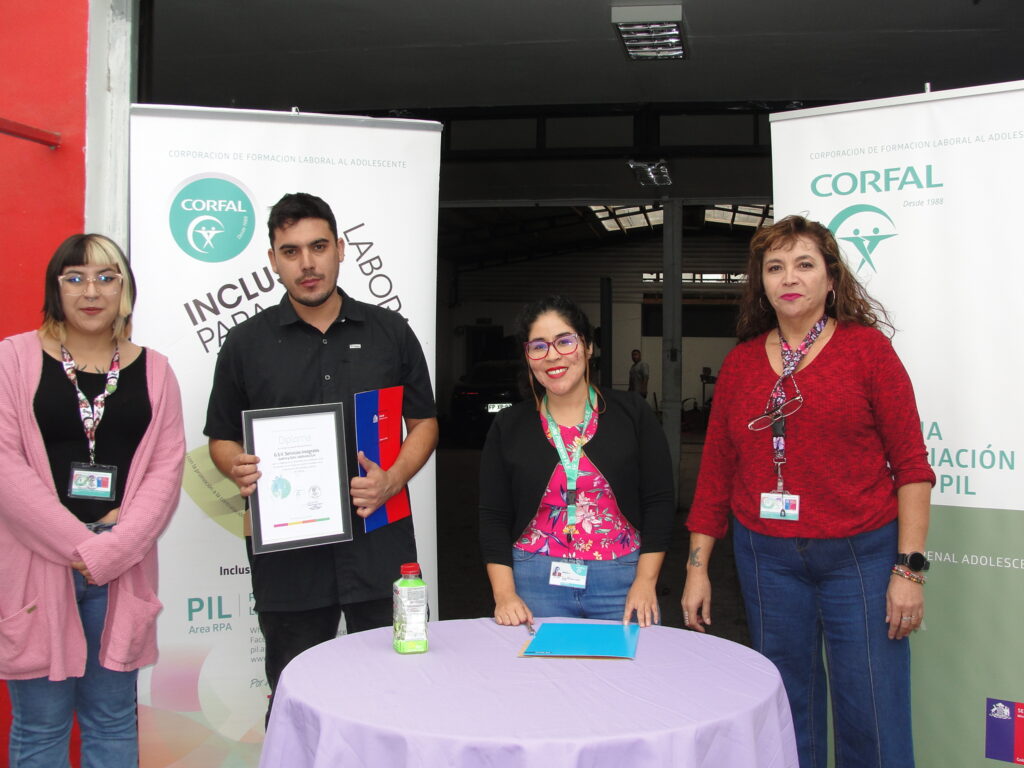 Programa PIL CORFAL firma convenio con empresa por inserción laboral de jóvenes