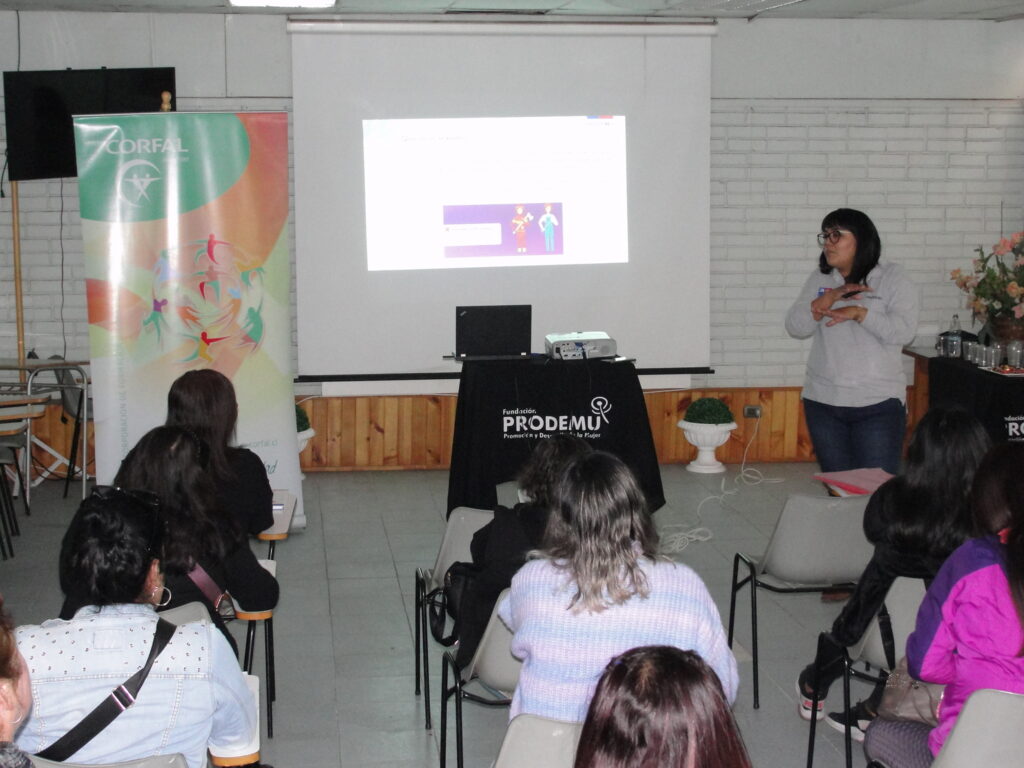 Mujeres de Programa Inversión en la Comunidad CORFAL participaron de taller “Mi Cuerpo Mi Derecho”